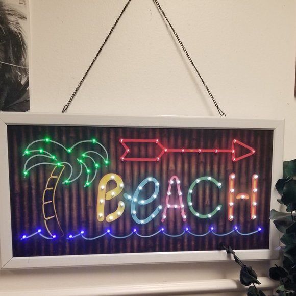 Large Light Up Blinking Beach Sign Picture See Video - Picture 1 of 4
